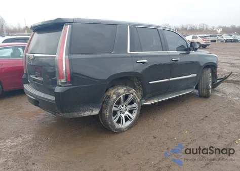 2016 Cadillac Escalade Luxury Collection z USA, uszkodzony, nr VIN 1GYS4BKJ3GR180752